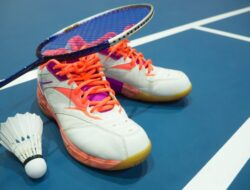 Panduan Memilih Sepatu Badminton Tepat Agar Mobilitas Pemain Lebih Efisien
