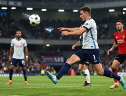 Cara Melakukan Intersep Bola Yang Tepat Untuk Memutus Serangan Lawan Tangguh